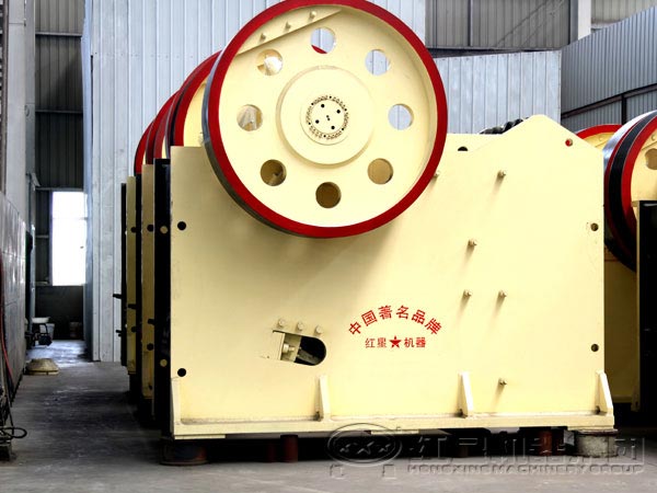 礦石破碎機設(shè)備如何選擇？河南破碎機廠家