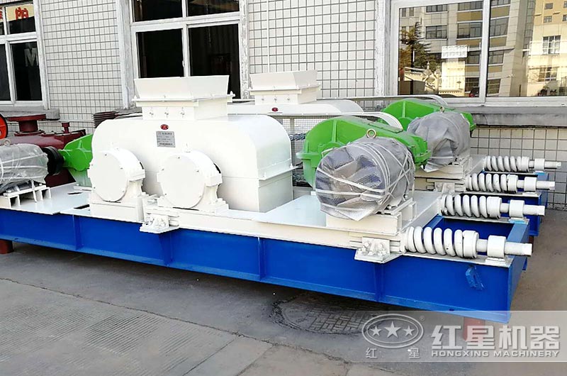 每小時(shí)200噸對(duì)輥制砂機(jī)多少錢一臺(tái)？附型號(hào)和技術(shù)參數(shù)