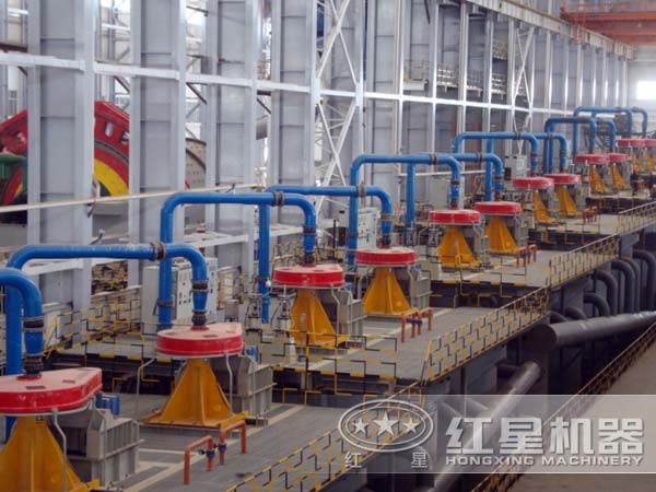 鎳礦浮選機(jī)工作現(xiàn)場 鎳礦浮選機(jī)工作現(xiàn)場