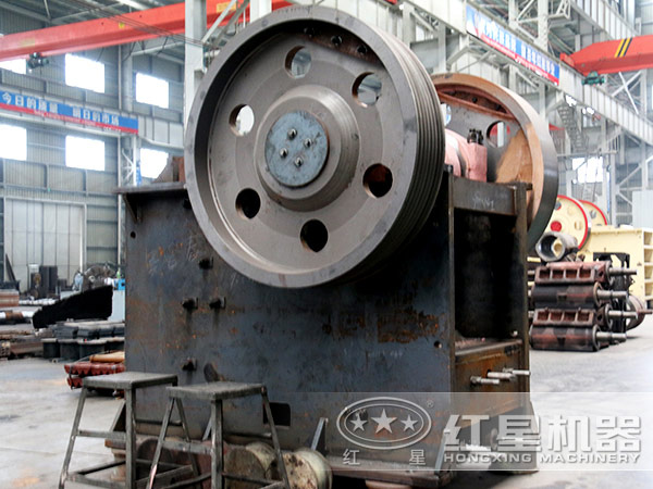 顎式破碎機(jī)生產(chǎn)車間 顎式破碎機(jī)生產(chǎn)車間