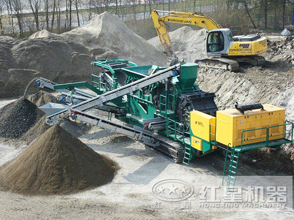 移動(dòng)圓錐破碎機(jī)作業(yè)客戶現(xiàn)場(chǎng) 移動(dòng)圓錐破碎機(jī)作業(yè)客戶現(xiàn)場(chǎng)
