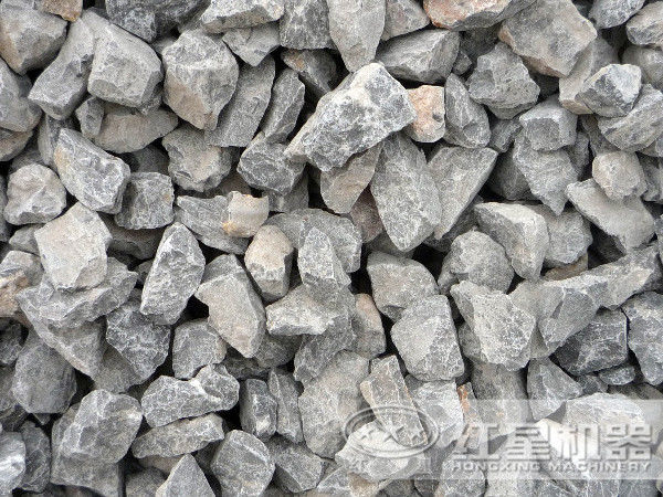 粉碎石灰石建議使用的大型礦石破碎機(jī)是鱷嘴式的，還是錘式的？