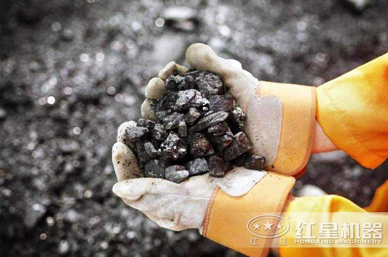 破碎鐵礦石選用哪種破碎機(jī)好？（時(shí)產(chǎn)要求在100-300噸 ）