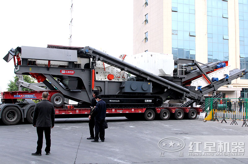 履帶式砂石粉碎機(jī)全力出擊，碎石效果驚人，報(bào)價(jià)是多少？