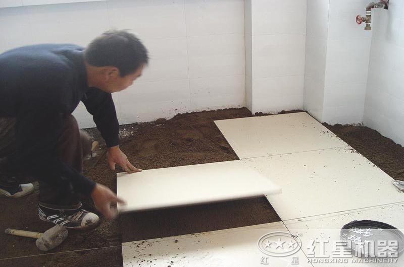 鋪地磚用石粉和沙子哪個好？制粗石粉用什么制沙機(jī)？